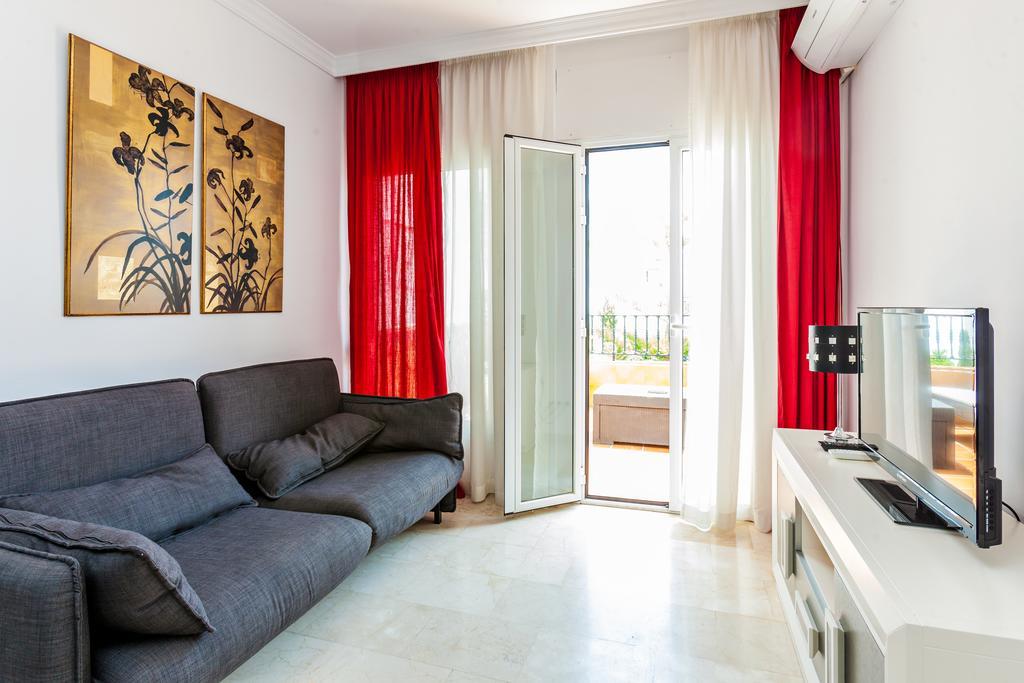 Abril Nerja Hotel Bagian luar foto