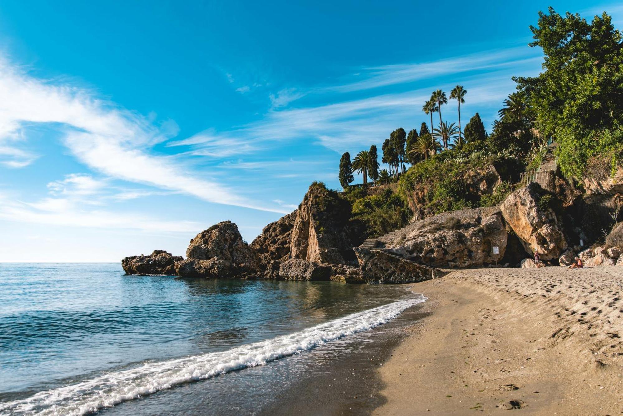Abril Nerja Hotel Bagian luar foto