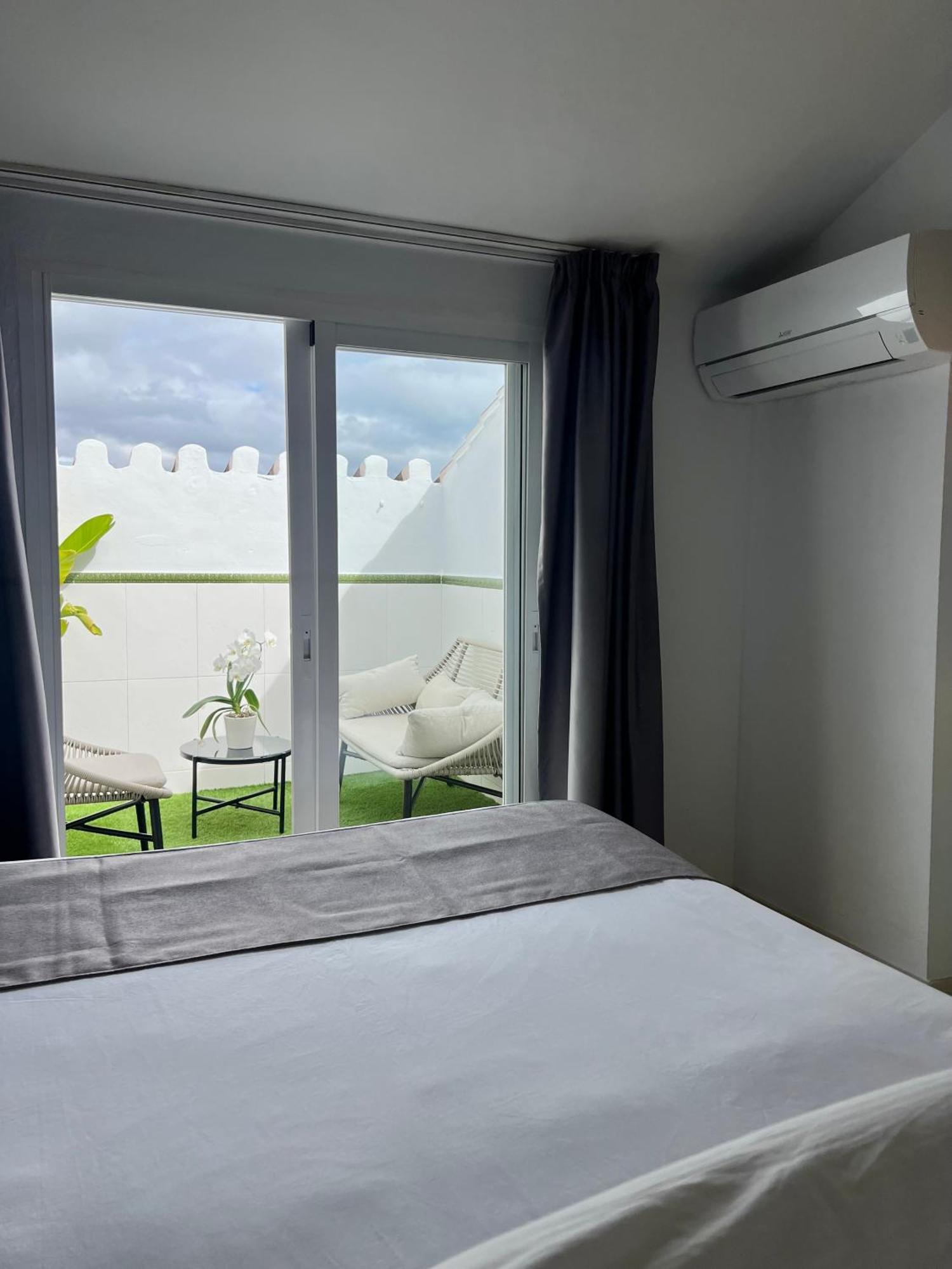 Abril Nerja Hotel Bagian luar foto