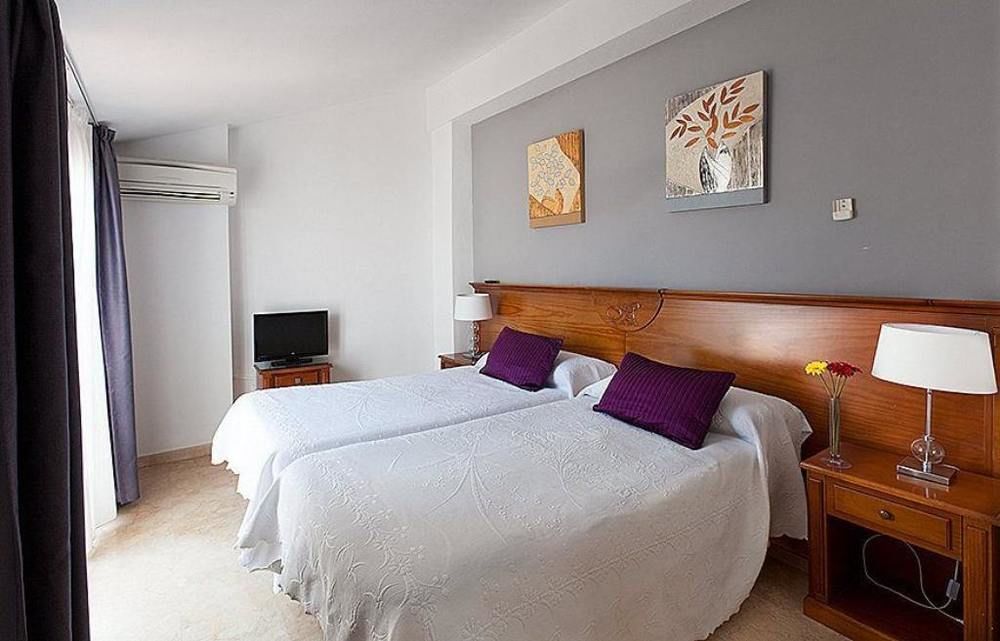 Abril Nerja Hotel Bagian luar foto