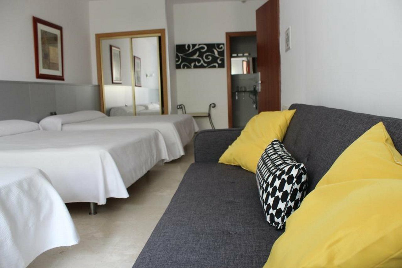 Abril Nerja Hotel Bagian luar foto